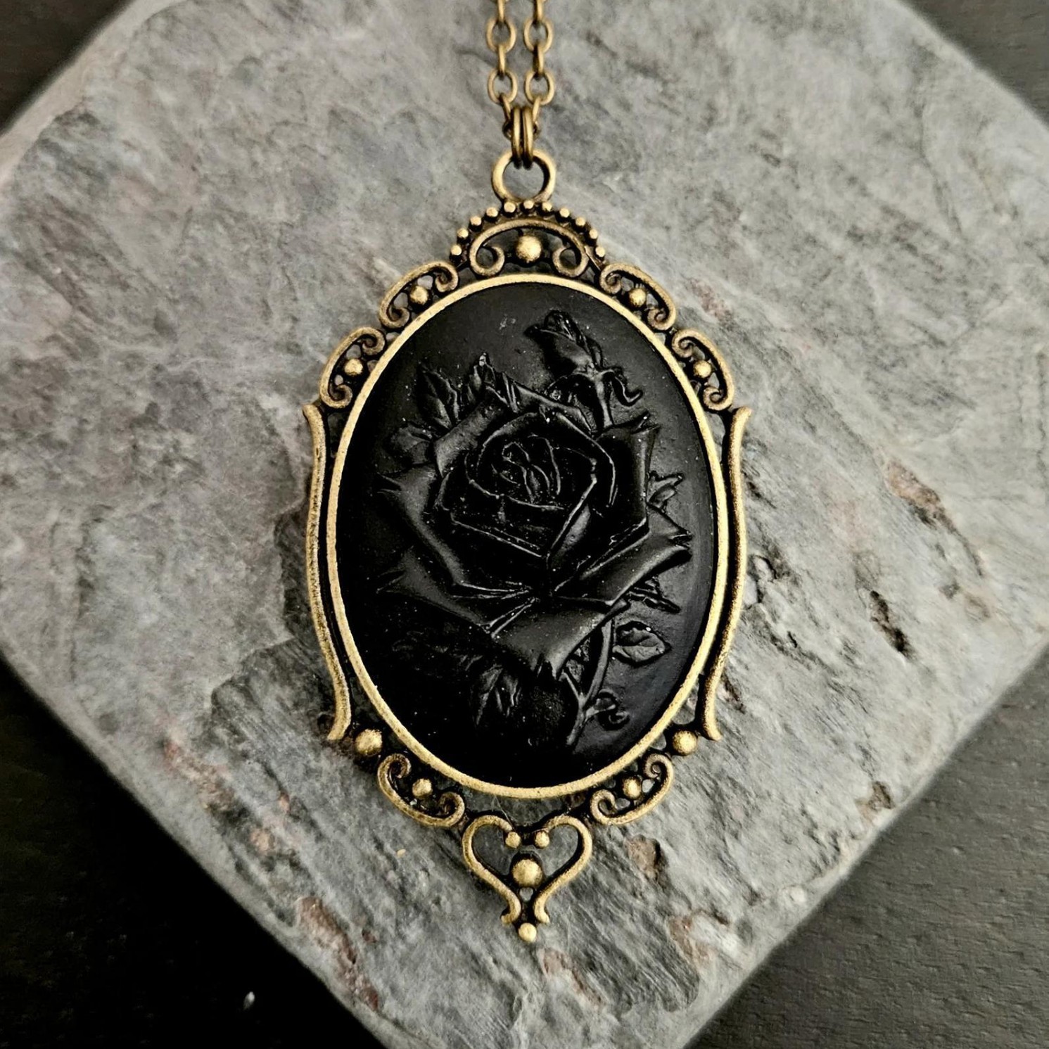 Retro and Trendy Oval Pendant  – обзор и цена Y2K Ethnic Fashion